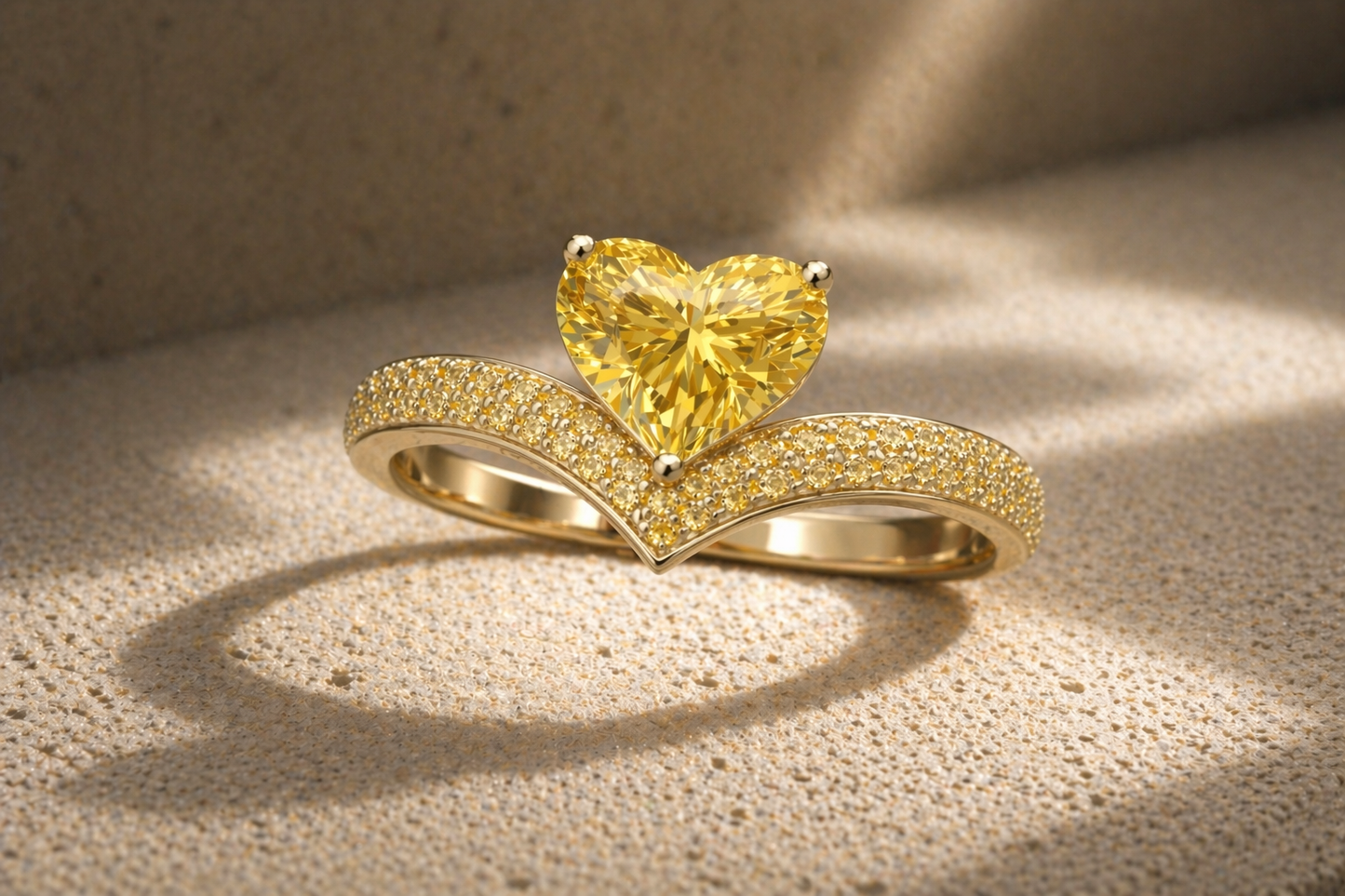 Yellow Heart Diamond Ring — Ligne de Cœur