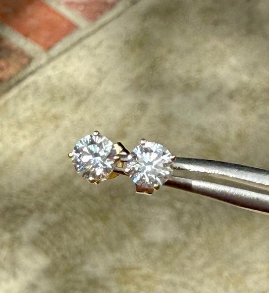 1 CTW Diamond Stud Earrings